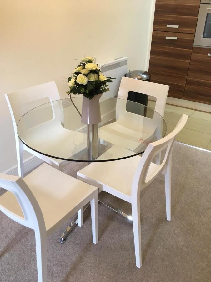 Blue Sky Apartments @Wallis Square, Farnborough Farnborough  Ngoại thất bức ảnh