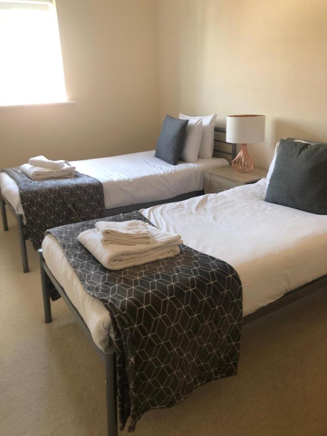 Blue Sky Apartments @Wallis Square, Farnborough Farnborough  Ngoại thất bức ảnh
