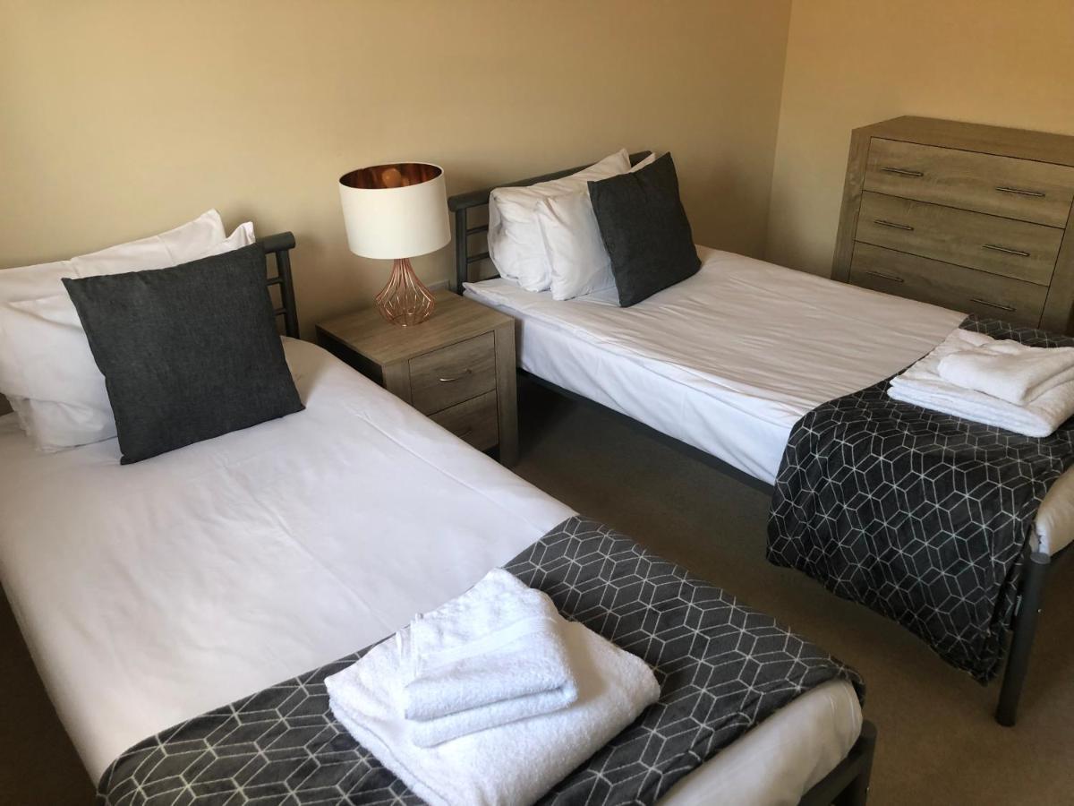 Blue Sky Apartments @Wallis Square, Farnborough Farnborough  Ngoại thất bức ảnh