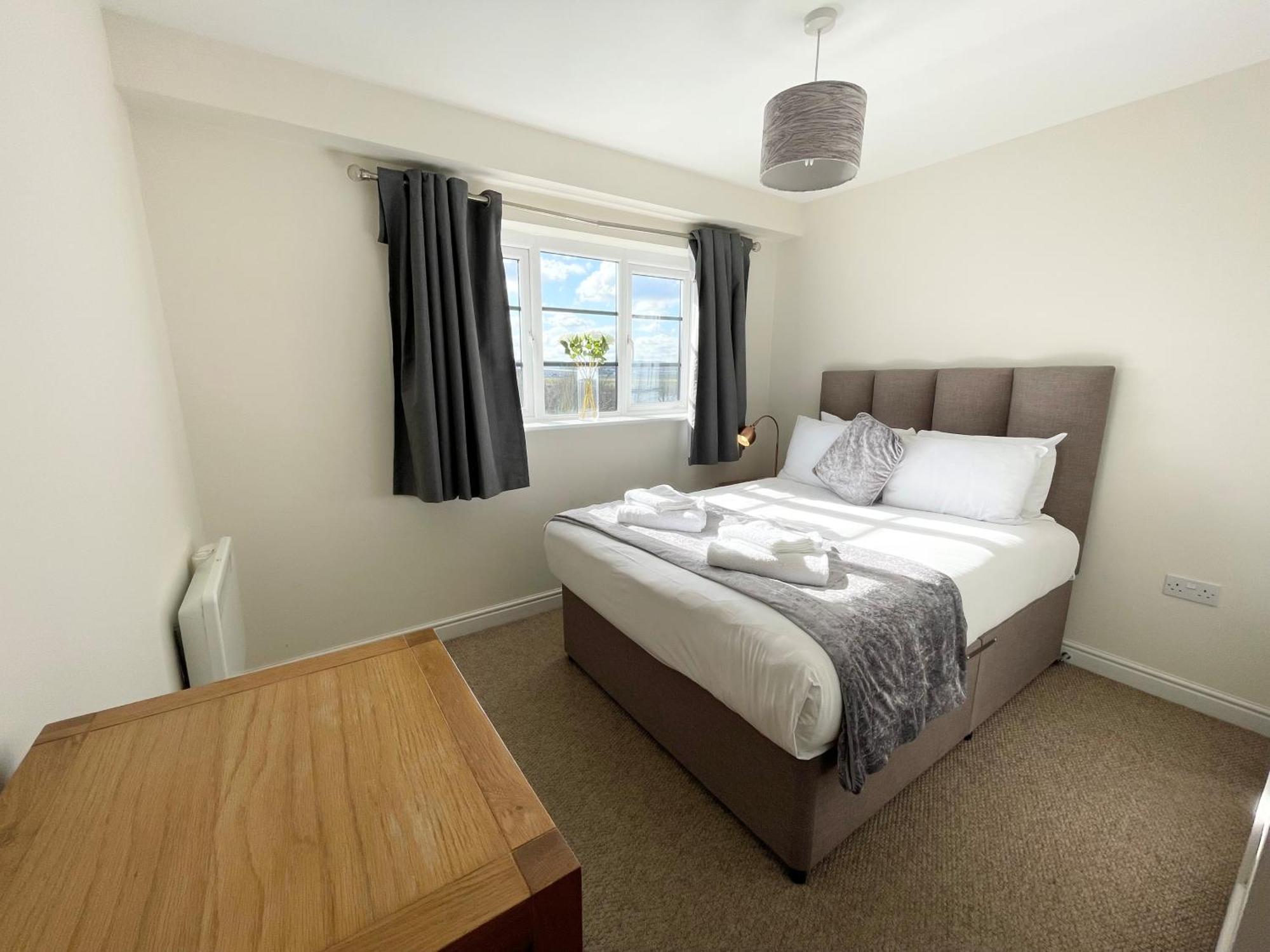 Blue Sky Apartments @Wallis Square, Farnborough Farnborough  Ngoại thất bức ảnh