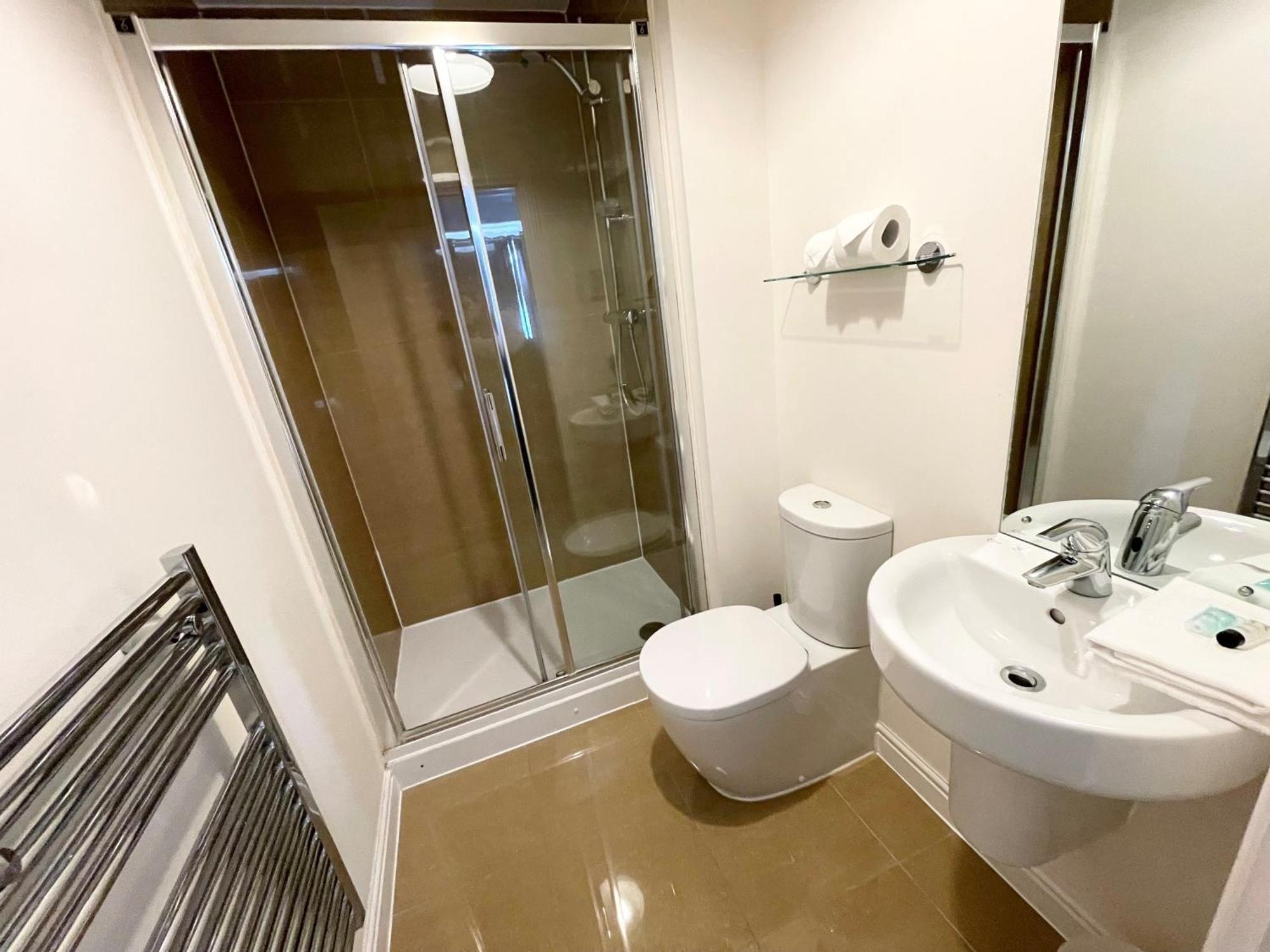 Blue Sky Apartments @Wallis Square, Farnborough Farnborough  Ngoại thất bức ảnh
