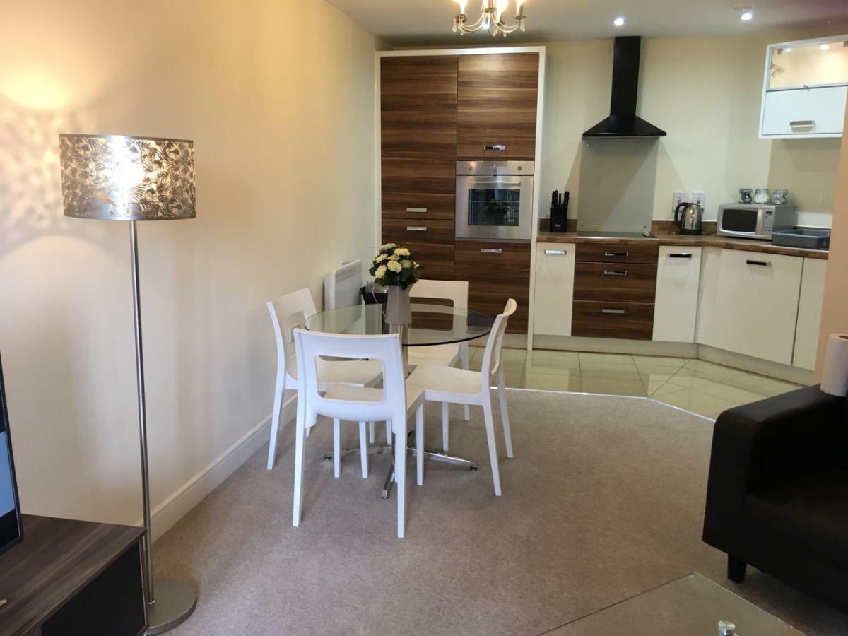 Blue Sky Apartments @Wallis Square, Farnborough Farnborough  Ngoại thất bức ảnh